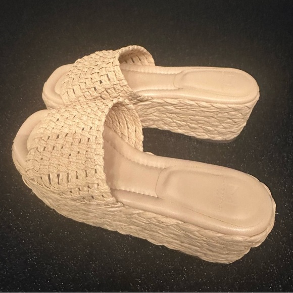 Marc Fisher Woven Tan Slide Sandals - Picture 3 of 6